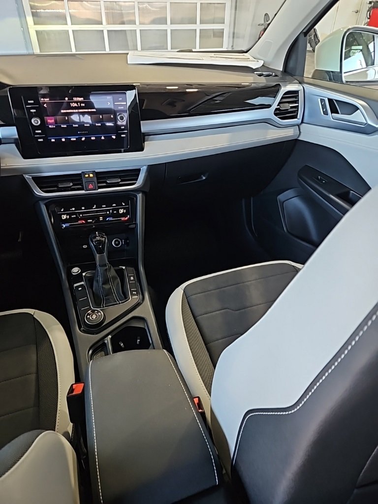 New 2026 Volkswagen Taos SE image 23