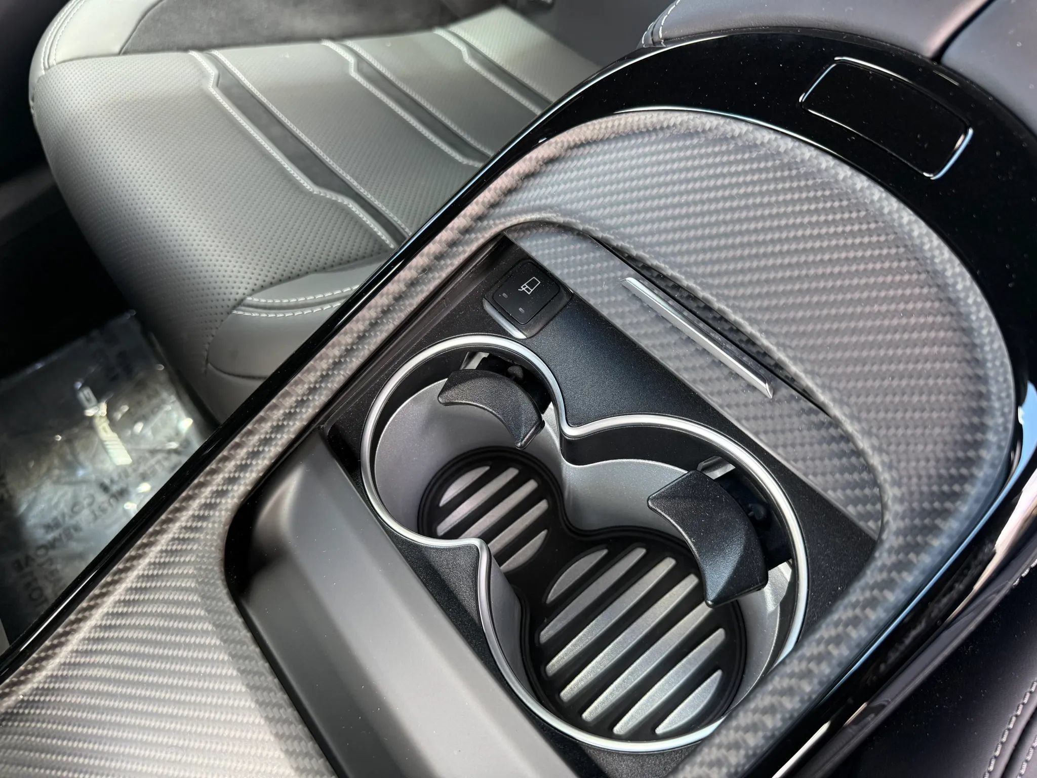 Used 2024 Mercedes-Benz AMG GT 63 image 31