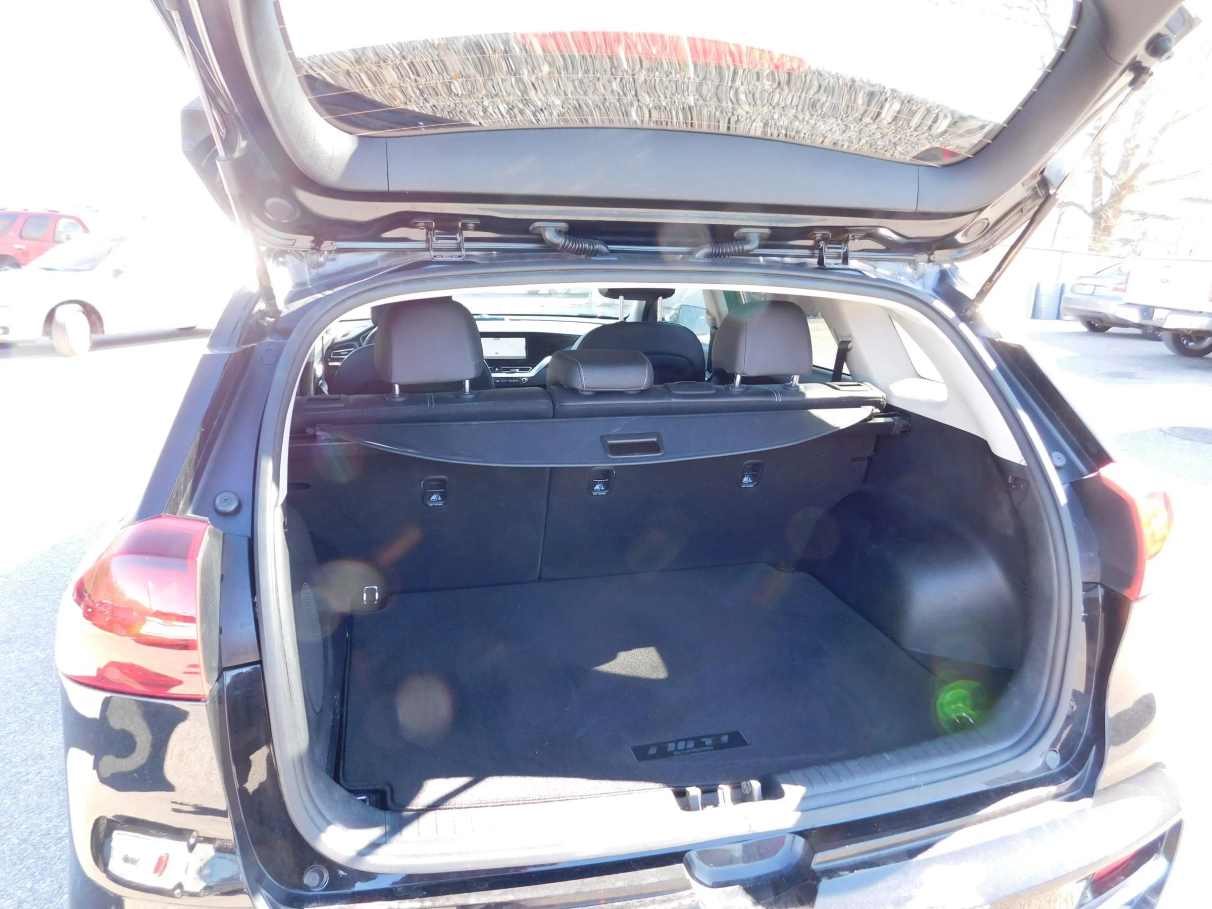 Used 2022 Kia Niro EX w/ Cold Weather Package image 7