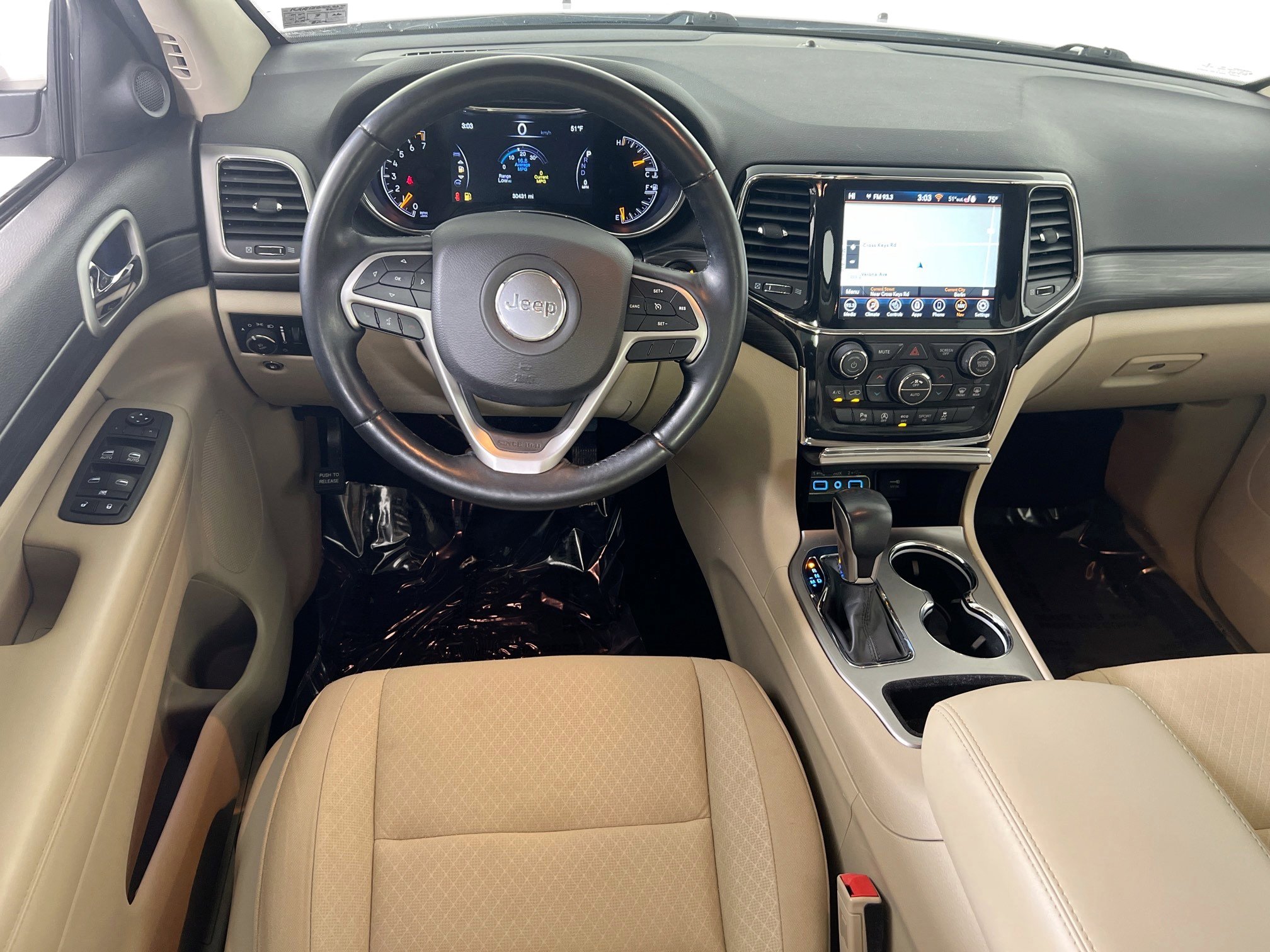 Used 2022 Jeep Grand Cherokee Laredo E w/ Security & Convenience Group image 22