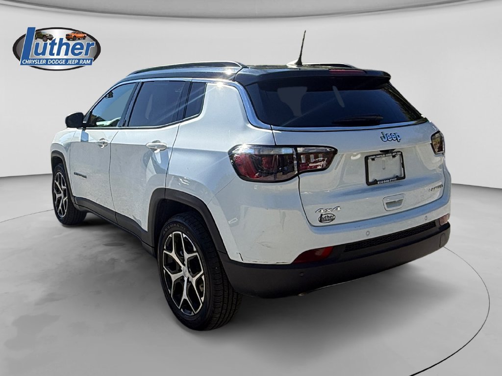 Used 2024 Jeep Compass Limited AWD/4WD image 3