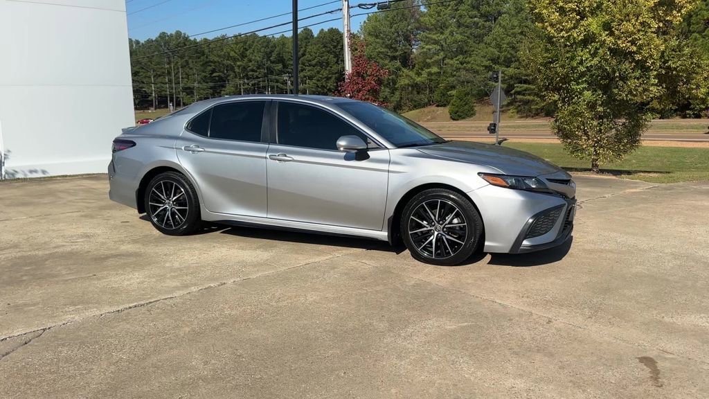 Used 2023 Toyota Camry SE w/ Convenience Package image 7