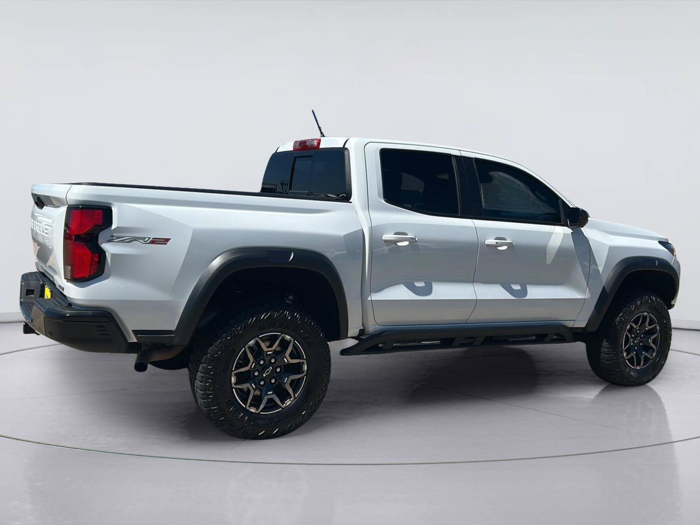 Used 2023 Chevrolet Colorado ZR2 w/ ZR2 Convenience Package III AWD/4WD image 4