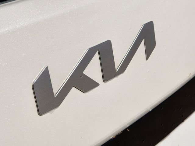 Certified 2025 Kia Soul LX FWD image 11