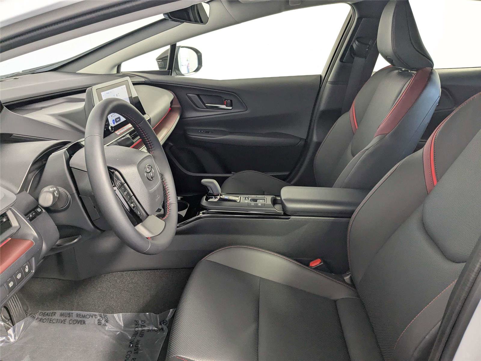 Used 2025 Toyota Prius Plug-In Hybrid image 12