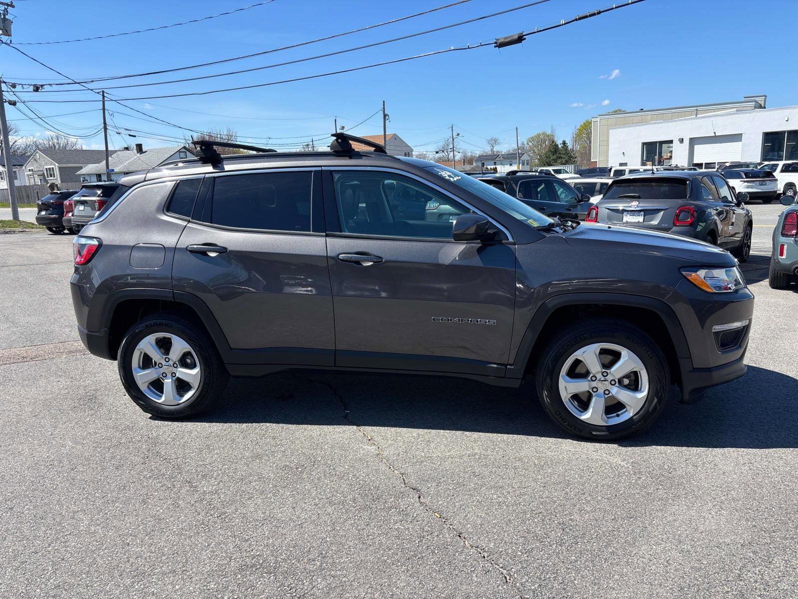 Used 2020 Jeep Compass Latitude w/ Cold Weather Group AWD/4WD image 2