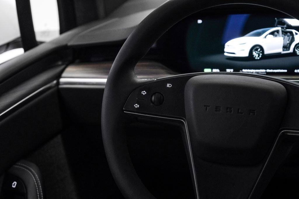 Used 2023 Tesla Model X image 22