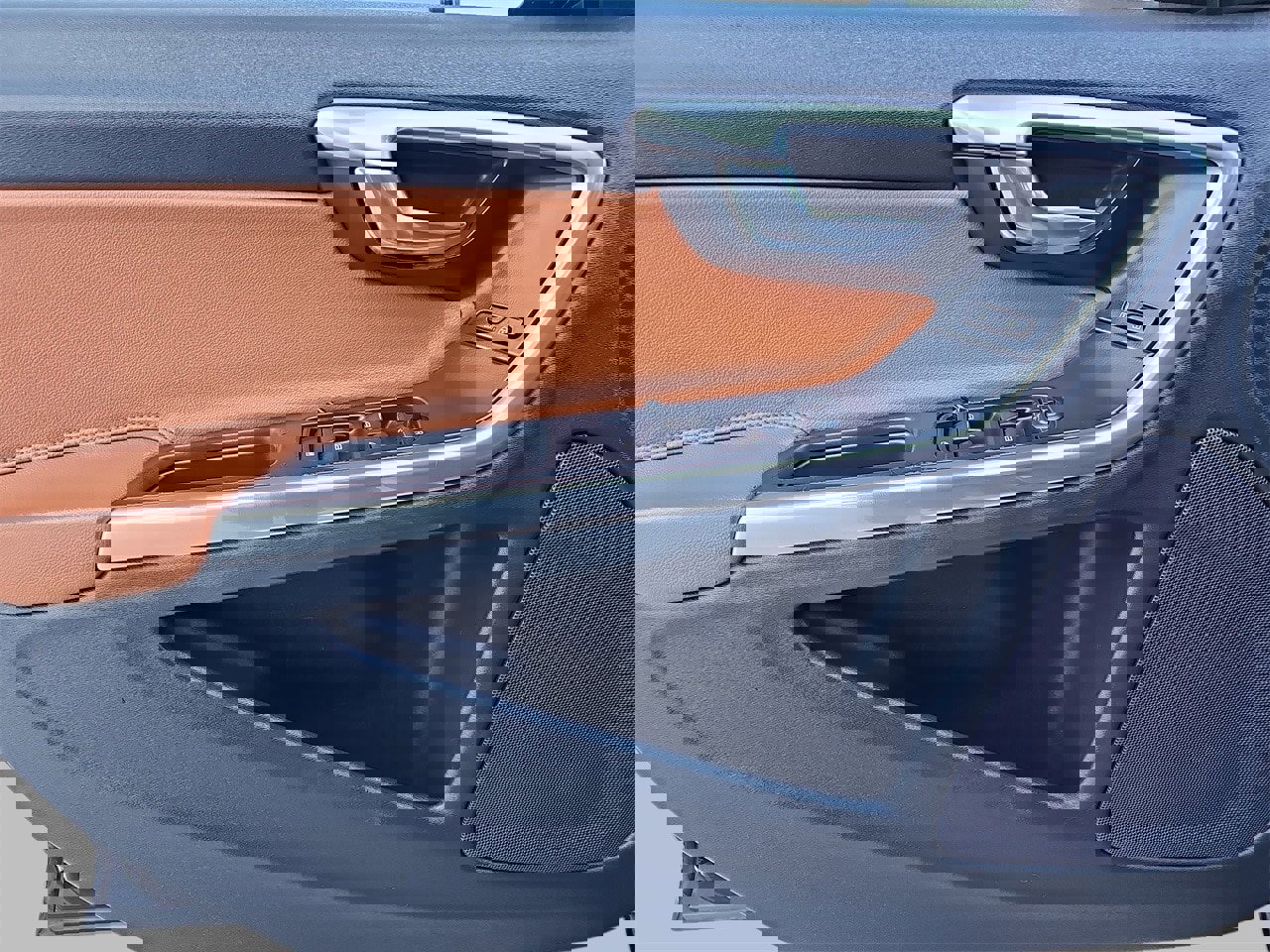 Used 2015 Volvo V60 T5 Platinum image 27