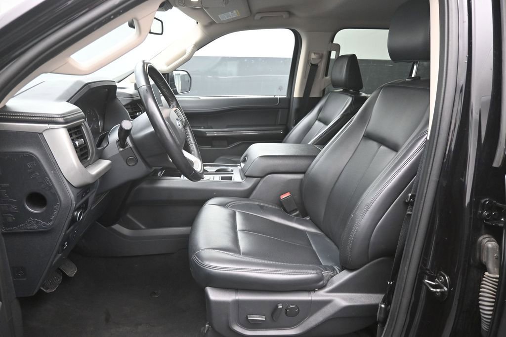 Used 2024 Ford Expedition XLT RWD image 18