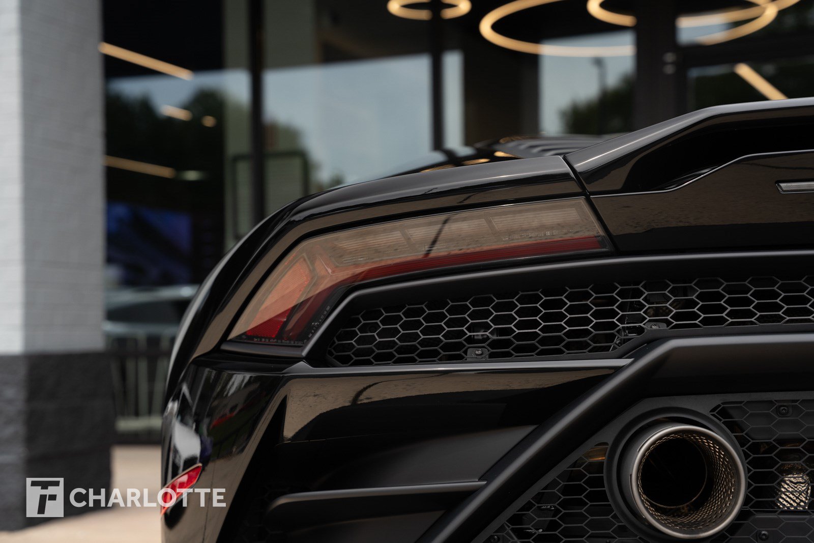 Used 2020 Lamborghini Huracan EVO RWD image 14