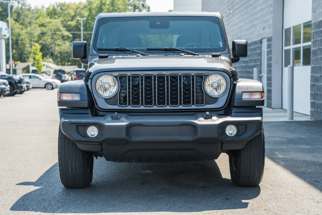 Used 2025 Jeep Wrangler Unlimited Sport AWD/4WD image 3