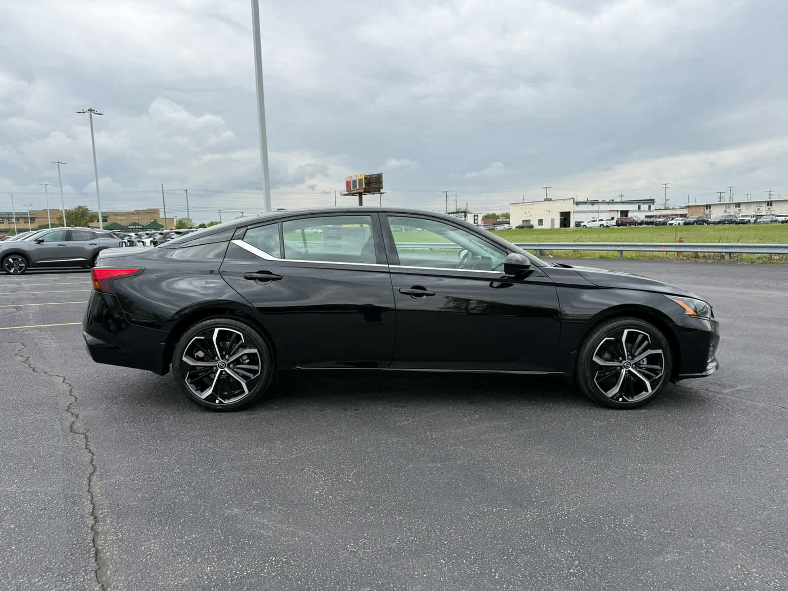 New 2026 Nissan Altima 2.5 SR FWD image 9