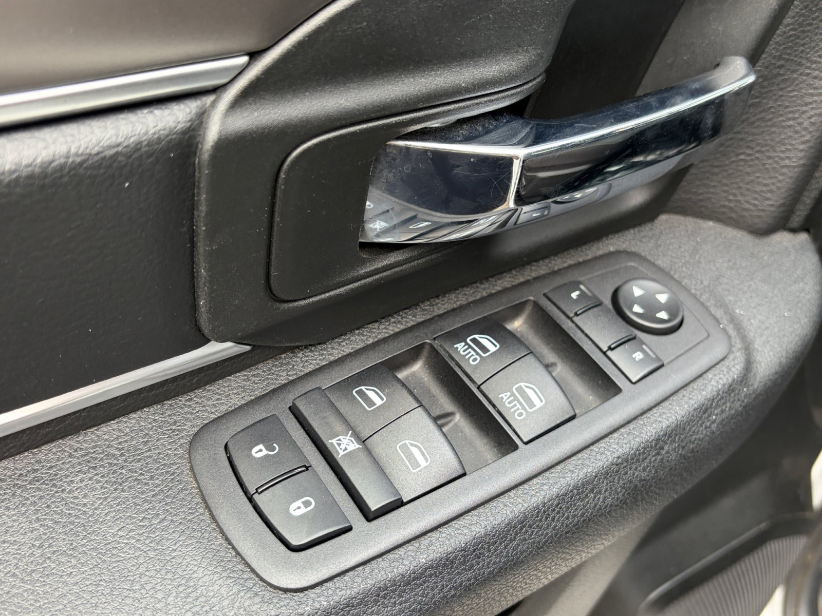 Used 2024 RAM 1500 Warlock AWD/4WD image 16