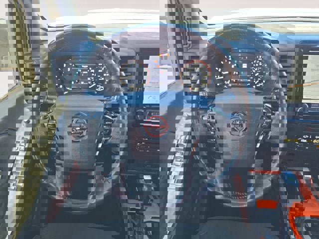 Used 2022 Nissan Frontier PRO-4X image 12