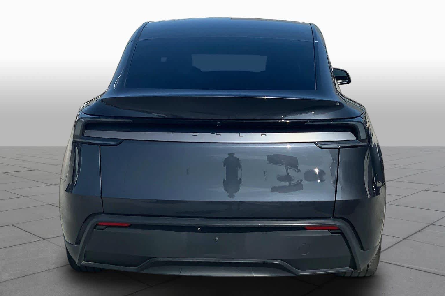 Used 2026 Tesla Model Y 2WD image 4