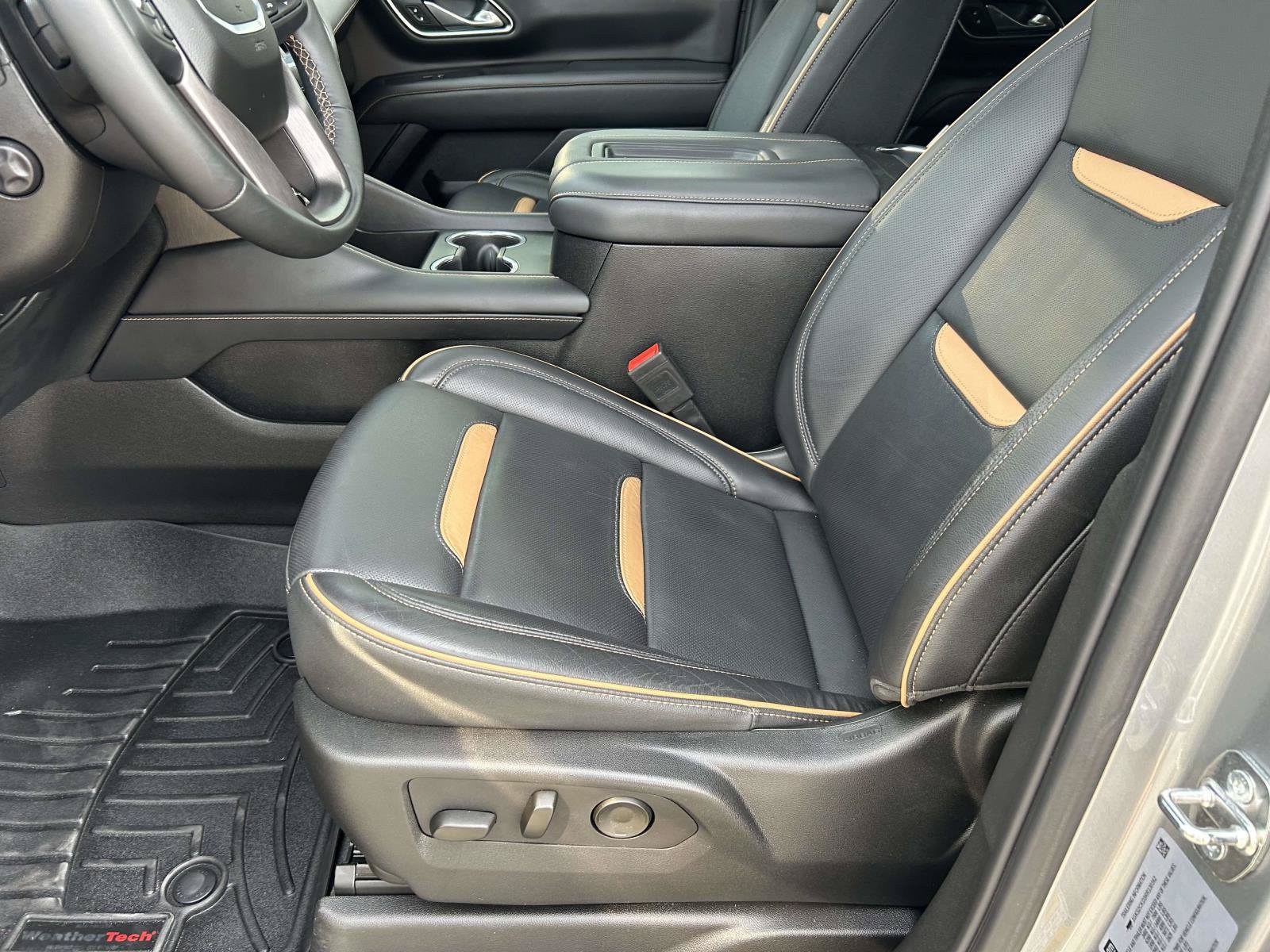 Used 2024 GMC Yukon AT4 AWD/4WD image 16