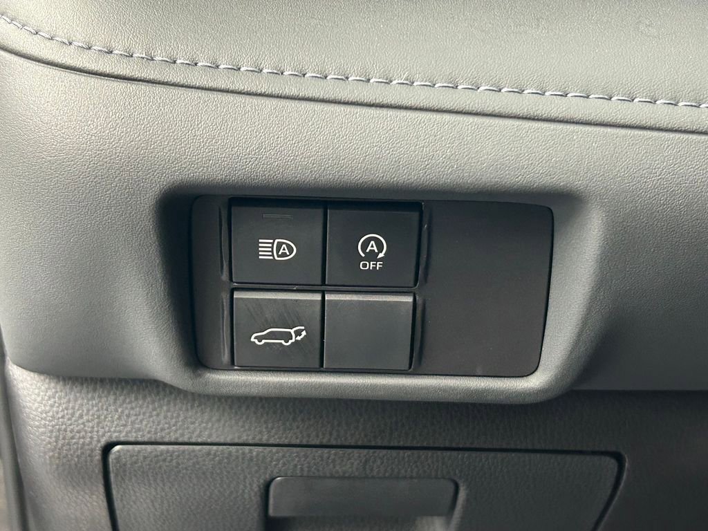 Used 2024 Toyota Highlander LE image 16