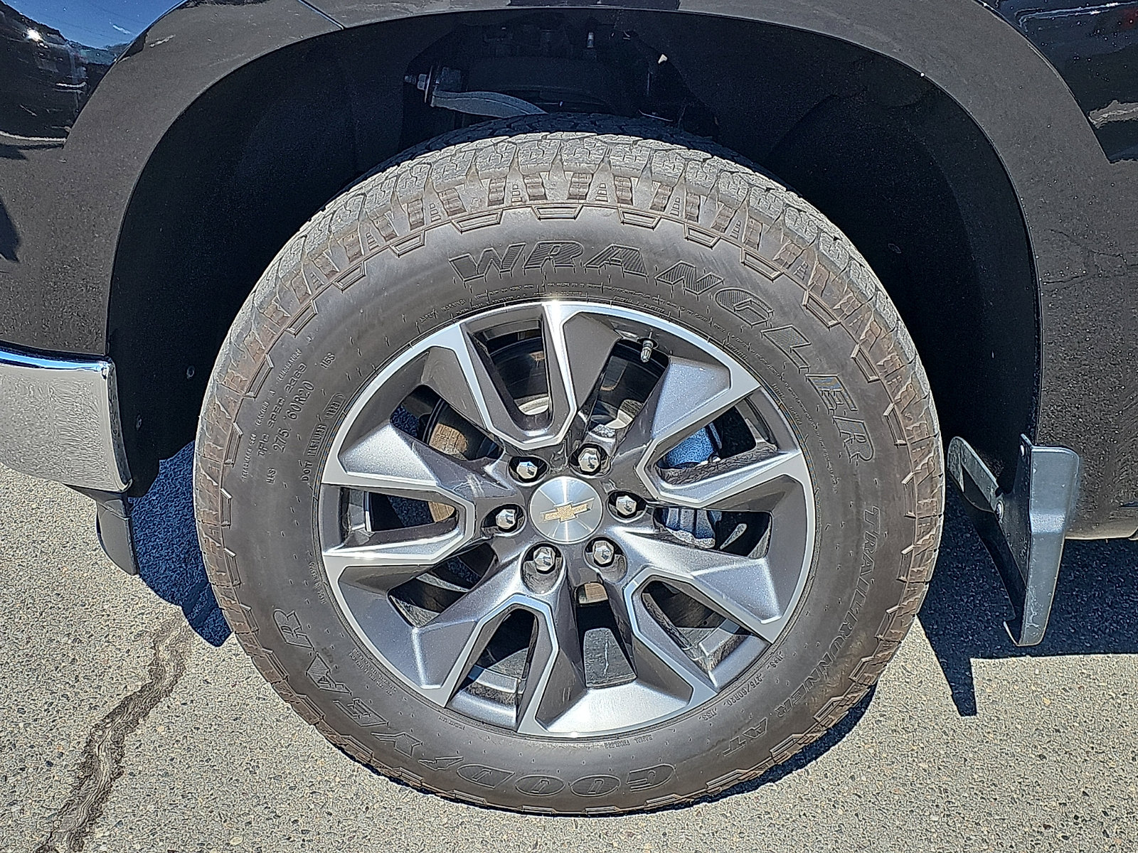 Used 2024 Chevrolet Silverado 1500 LT image 8