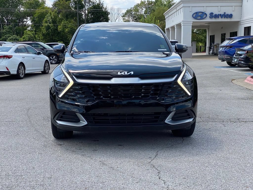 Used 2025 Kia Sportage EX FWD image 2