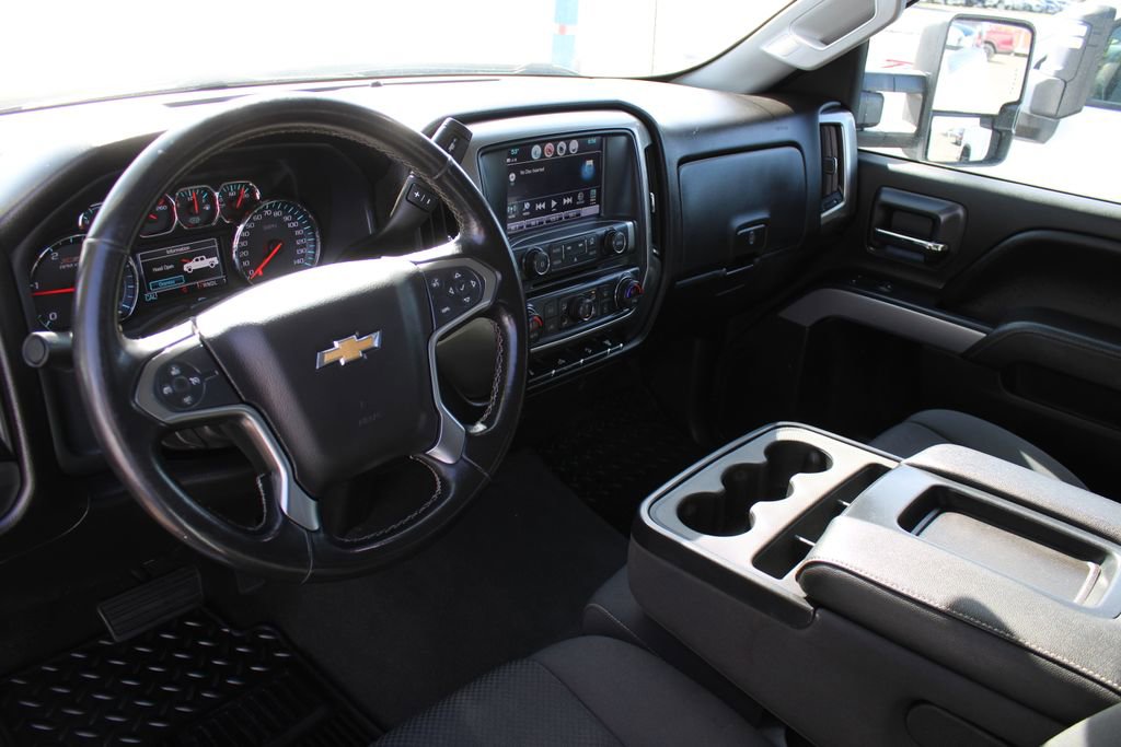 Used 2019 Chevrolet Silverado 2500 LT AWD/4WD image 2