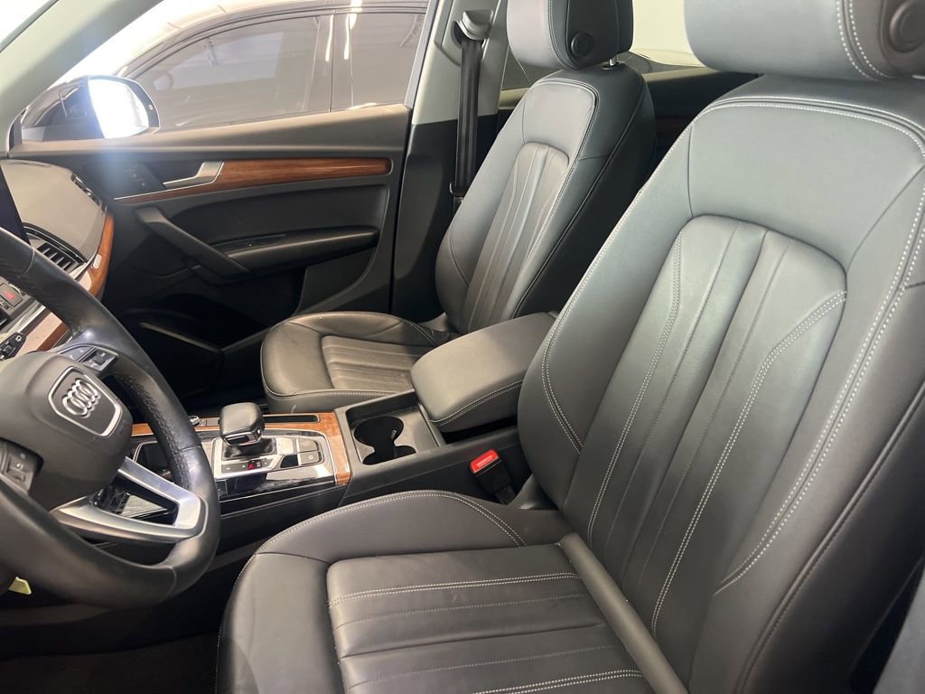 Used 2023 Audi Q5 2.0T Premium w/ Convenience Package AWD/4WD image 4