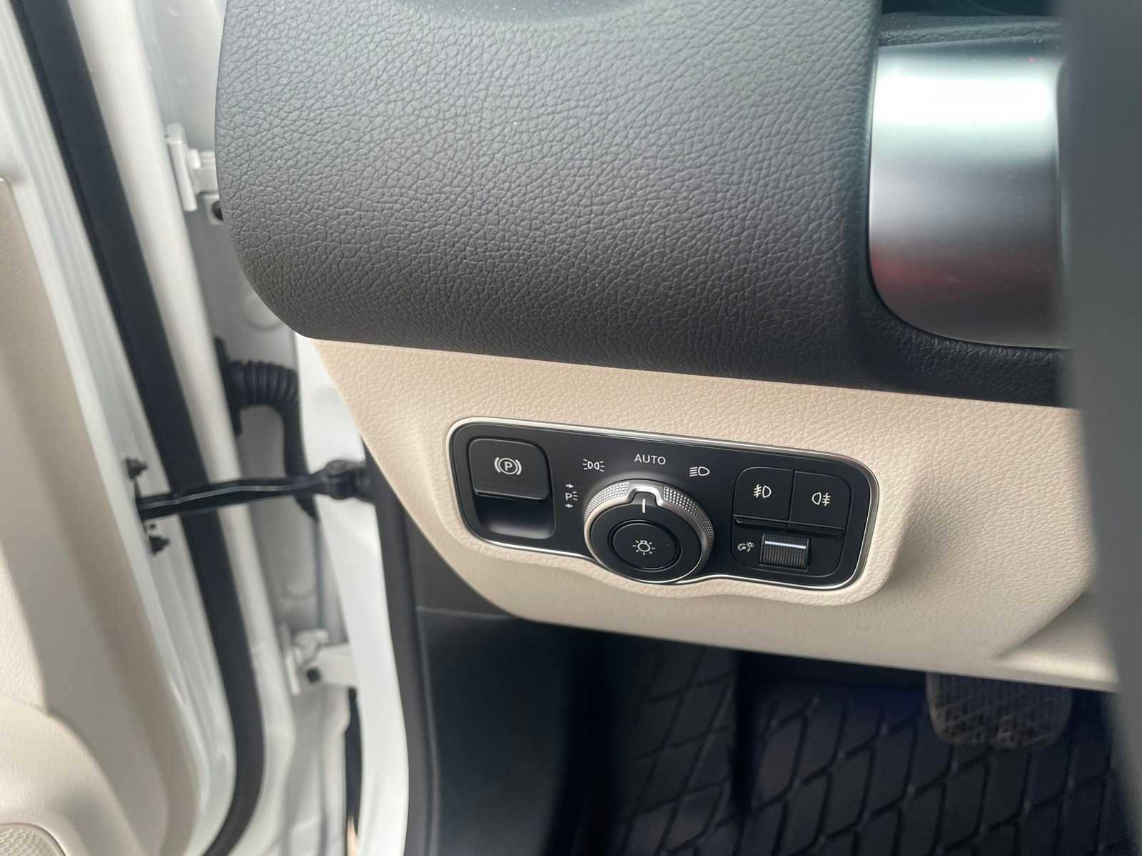 New 2026 Mercedes-Benz GLB 250 image 17