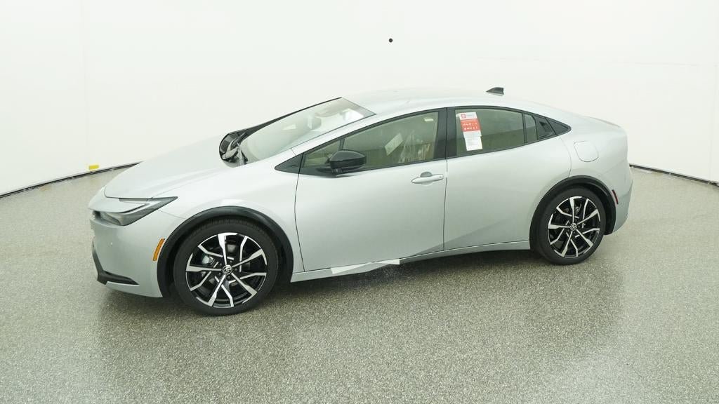 New 2026 Toyota Prius Plug-In Hybrid FWD image 2