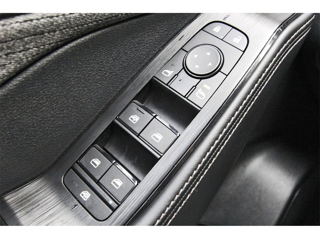 Used 2023 Nissan Rogue SV image 19