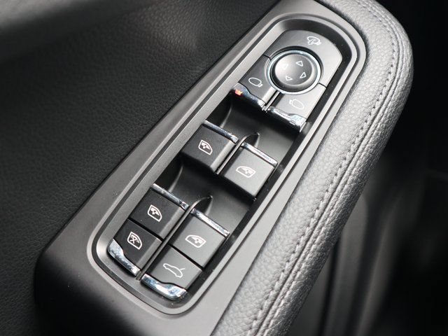 Certified 2024 Porsche Macan AWD/4WD image 29