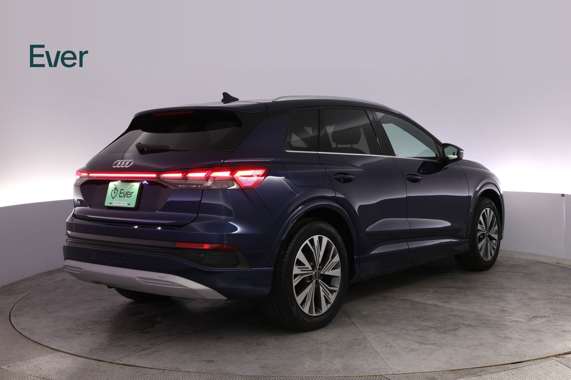 Used 2023 Audi Q4 e-tron Premium w/ Convenience Package RWD image 3