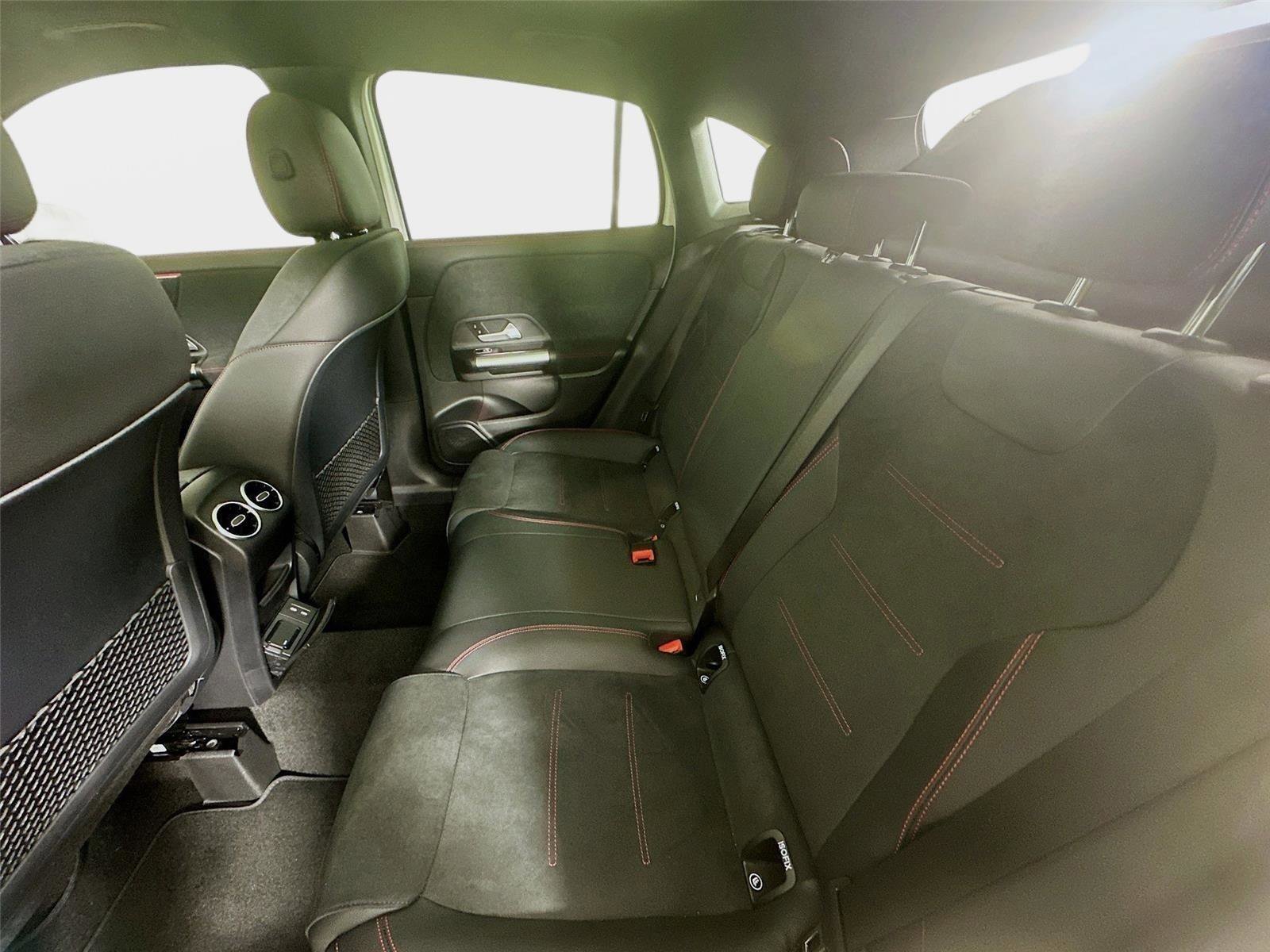 Certified 2025 Mercedes-Benz GLA 250 4MATIC image 30