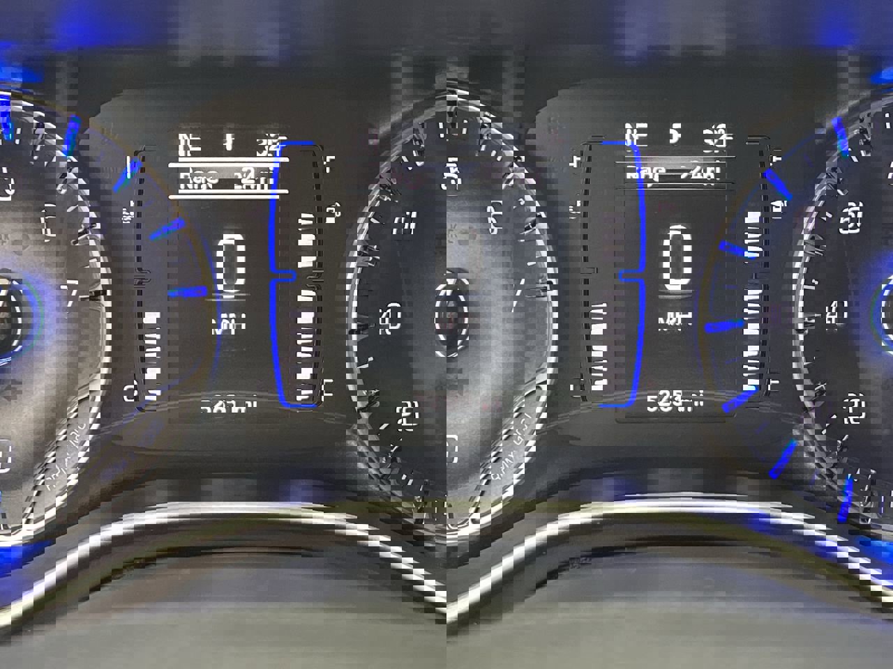 Used 2023 Chrysler Voyager LX image 15