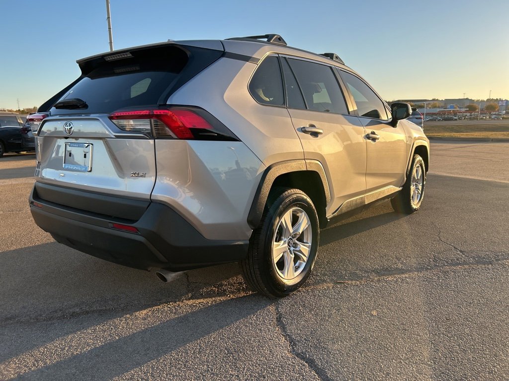 Used 2019 Toyota RAV4 XLE image 5