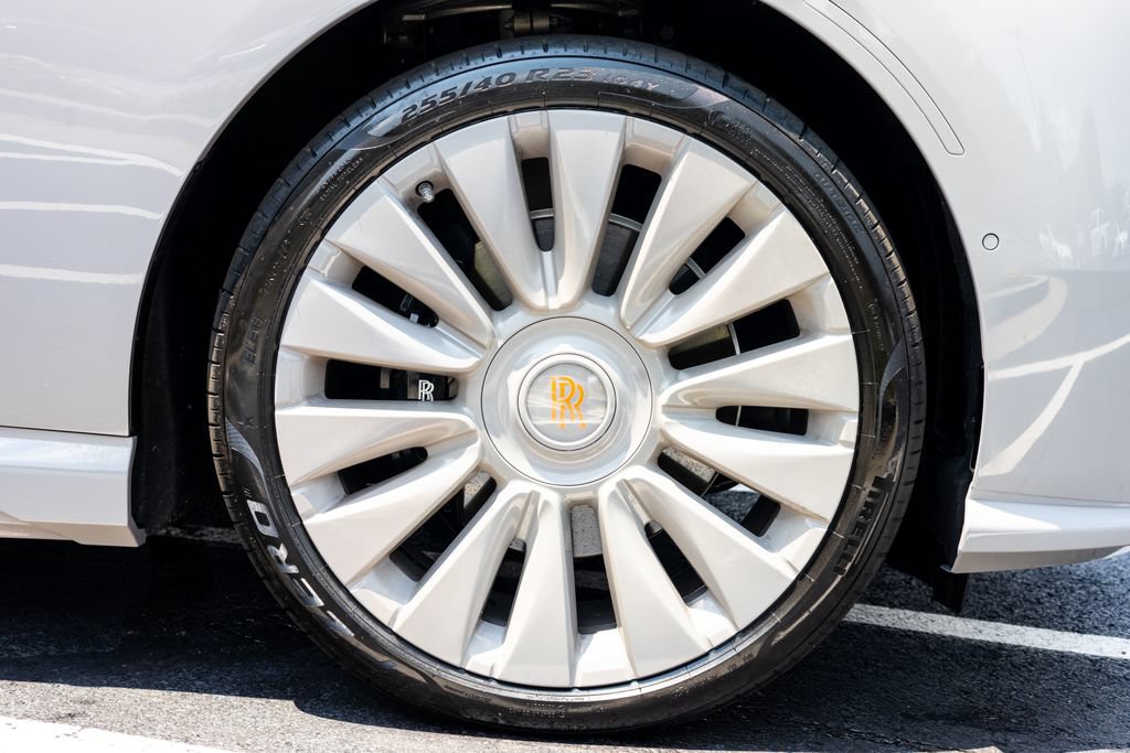 Used 2024 Rolls-Royce Spectre w/ Spectre Launch Package AWD/4WD image 14