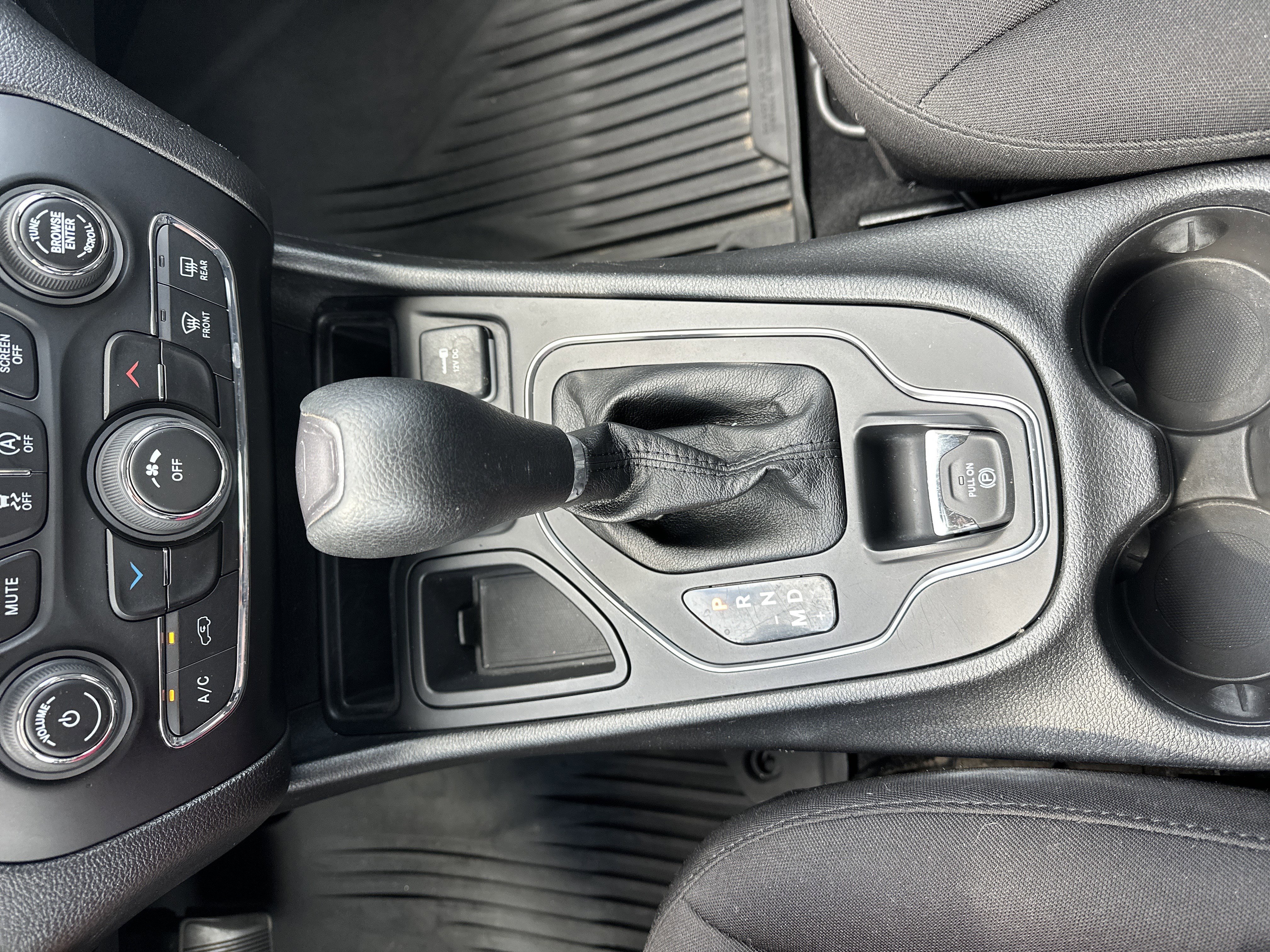 Used 2020 Jeep Cherokee Latitude image 23