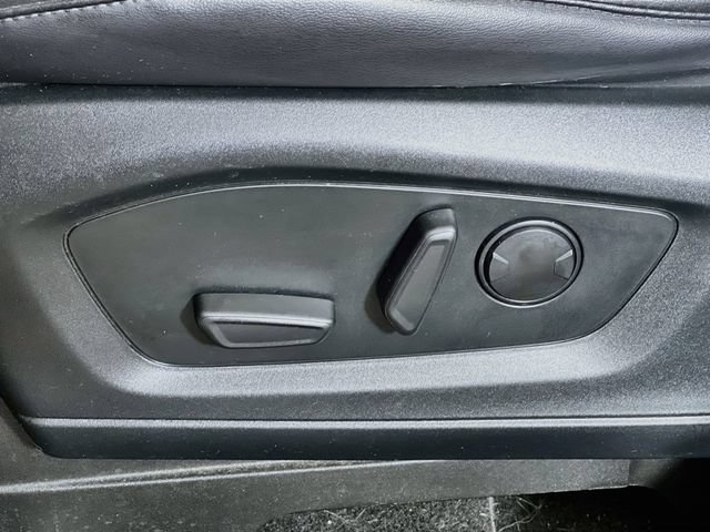 Used 2022 Ford Explorer XLT w/ Equipment Group 202A AWD/4WD image 11