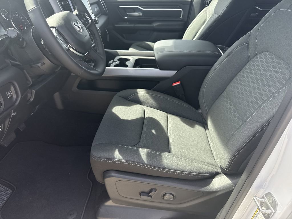 New 2026 RAM 1500 4x4 Crew Cab image 11