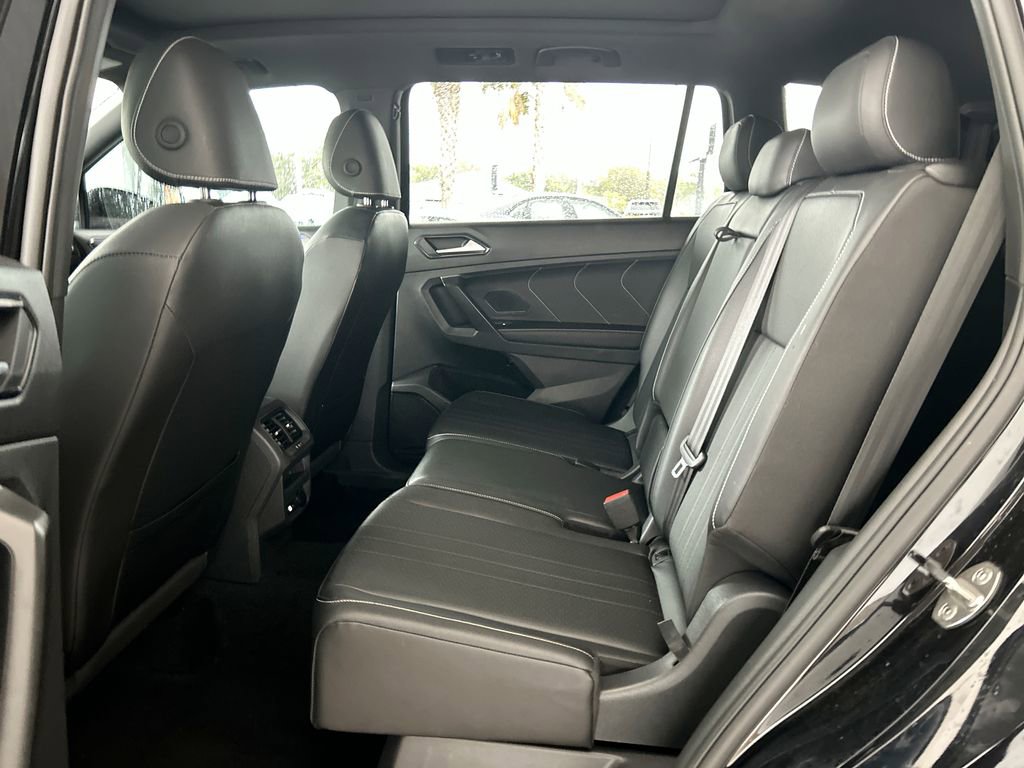 Certified 2024 Volkswagen Tiguan SE R-Line image 37