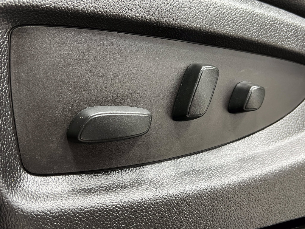Used 2016 GMC Sierra 2500 SLT AWD/4WD image 17