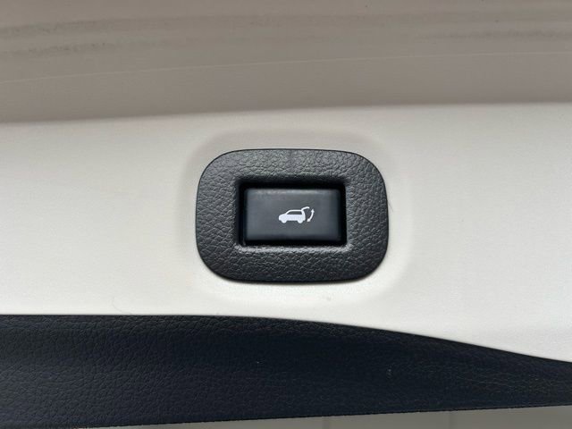 Used 2020 Nissan Rogue SV image 41