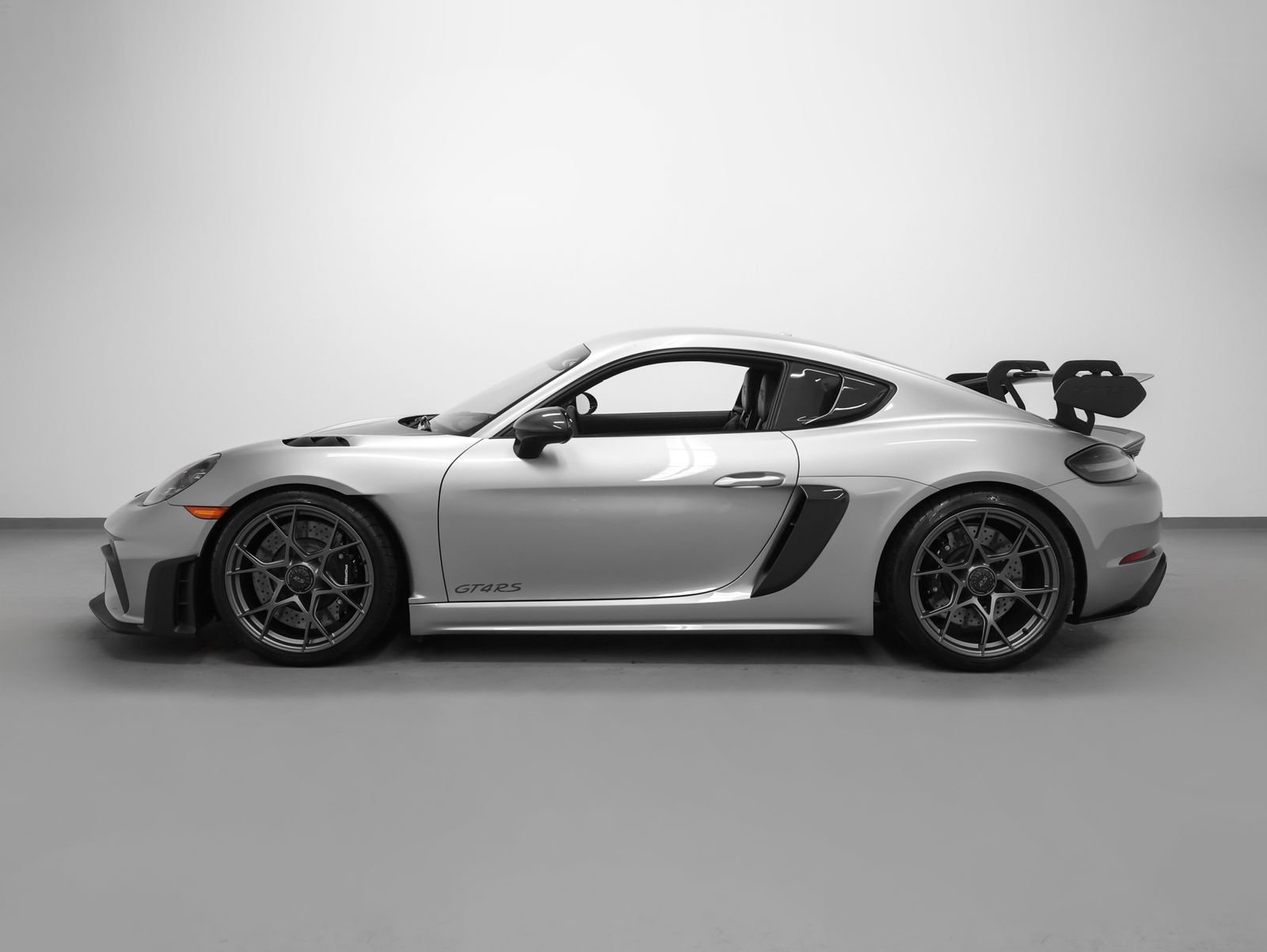 Certified 2025 Porsche 718 Cayman GT4 RS image 2