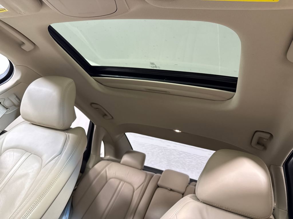 Used 2017 Lincoln MKZ Reserve image 21