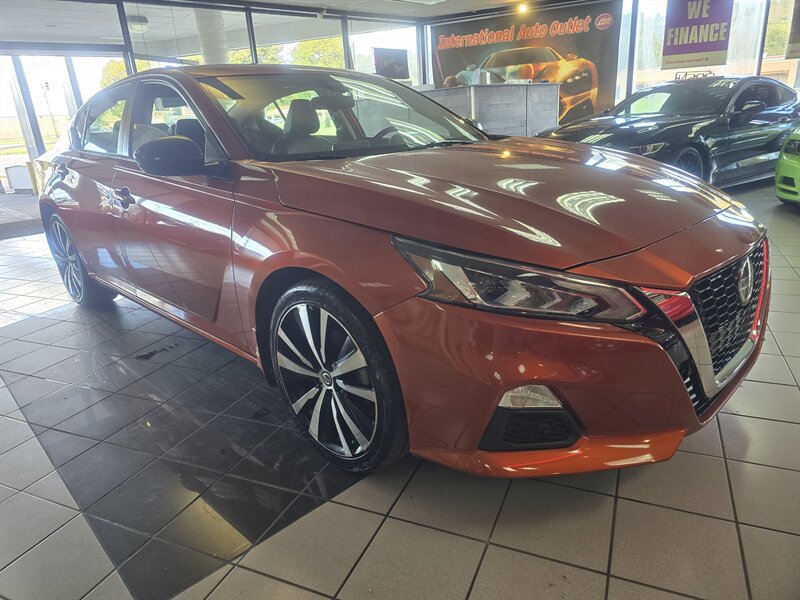 Used 2022 Nissan Altima 2.5 SR FWD image 3