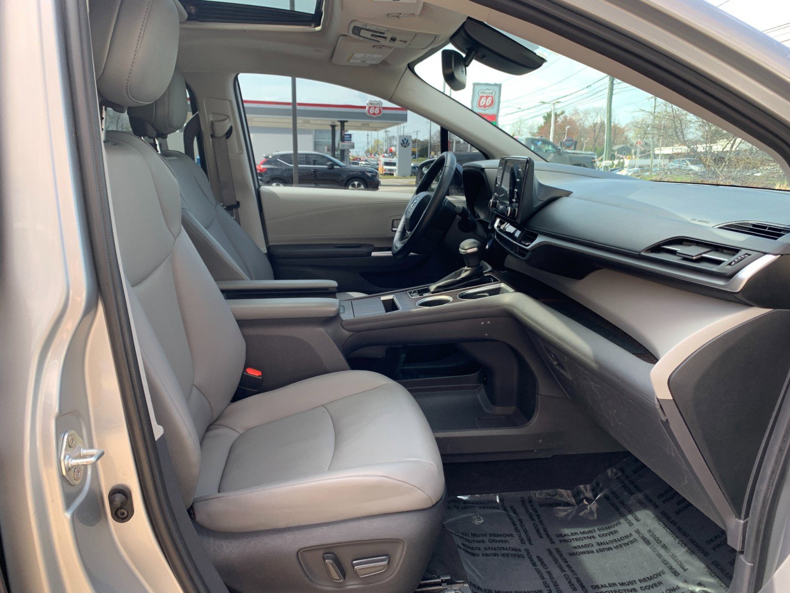 Used 2022 Toyota Sienna XLE AWD/4WD image 38