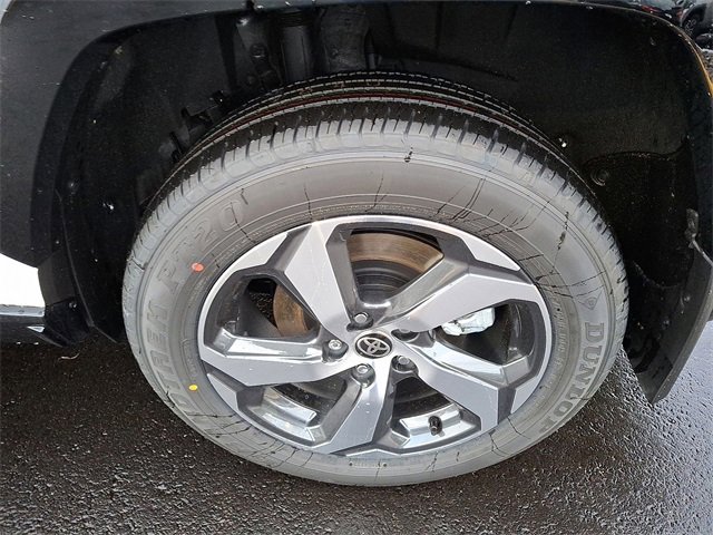 New 2025 Toyota RAV4 SE image 6