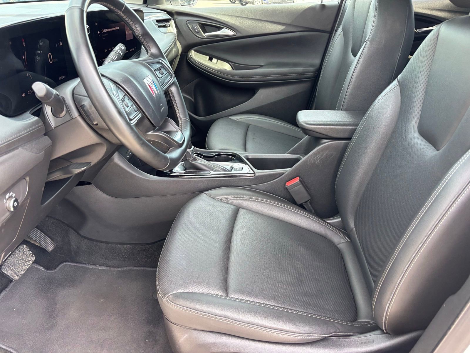 Used 2024 Buick Encore GX Sport Touring w/ Comfort Package FWD image 17