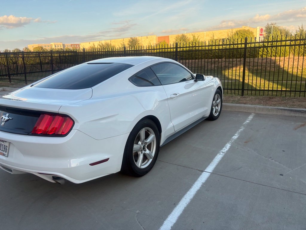 Used 2016 Ford Mustang Coupe RWD image 5