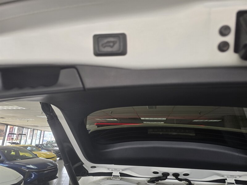 Used 2020 Toyota RAV4 XLE w/ Convenience Package AWD/4WD image 34