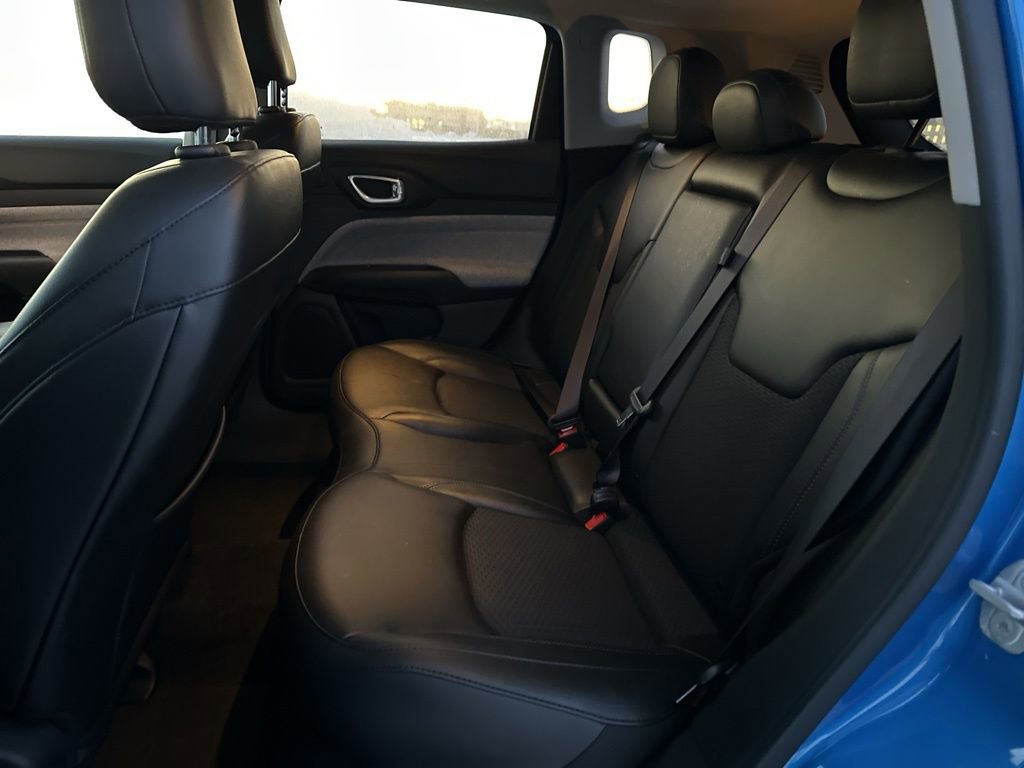 Used 2022 Jeep Compass Latitude w/ Sun and Sound Group image 14