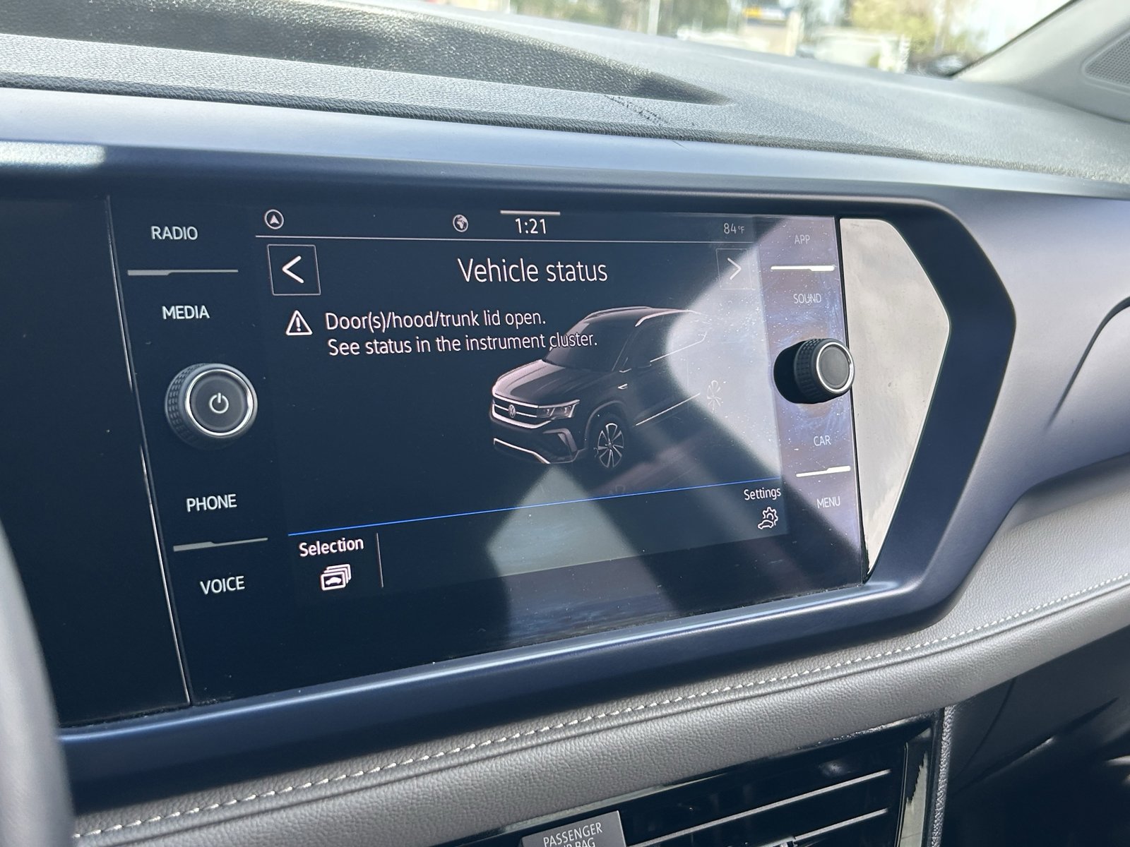 Used 2024 Volkswagen Taos SE image 30